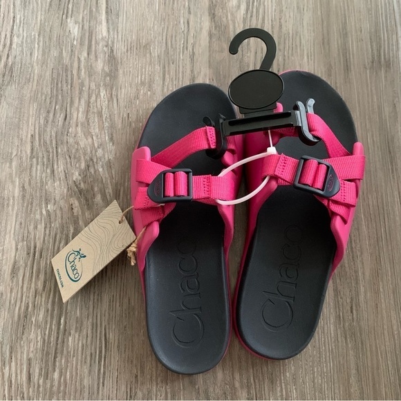 Chaco Chillos Sandals Kids Size 5 Magenta NWT - Picture 1 of 4